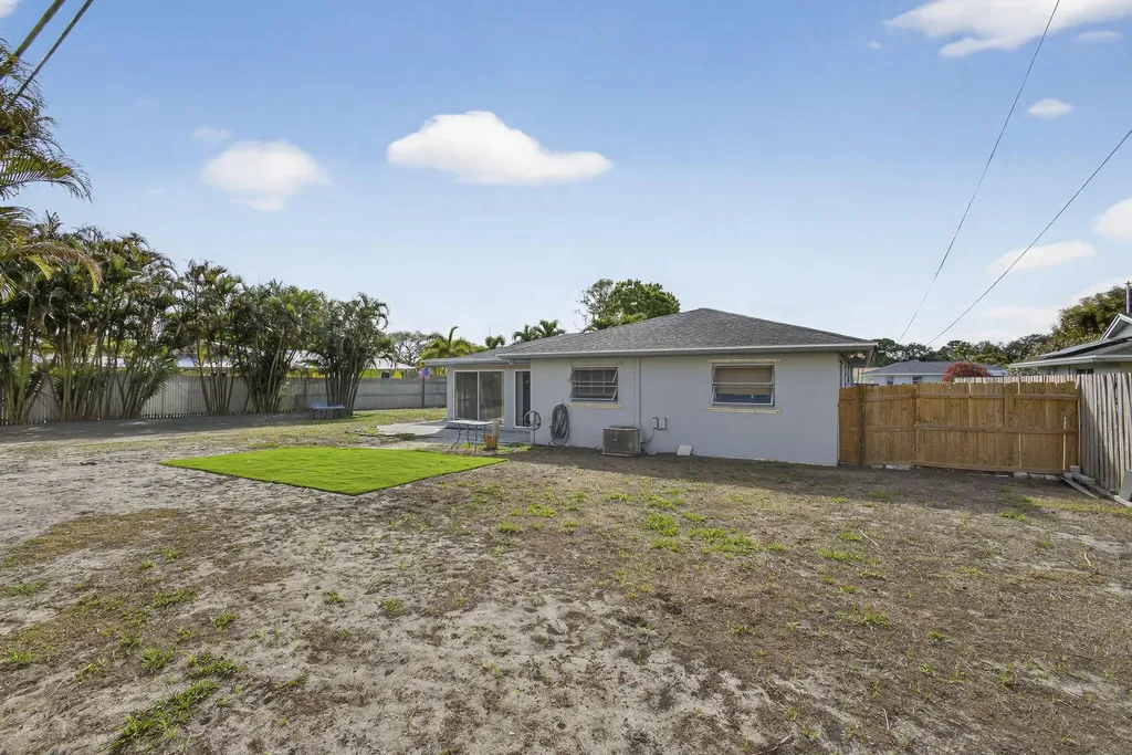 9774 Jonquil Circle S Palm Beach Gardens FL 33410