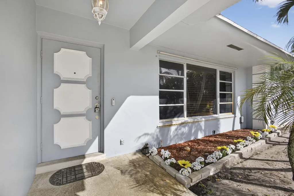 9774 Jonquil Circle S Palm Beach Gardens FL 33410