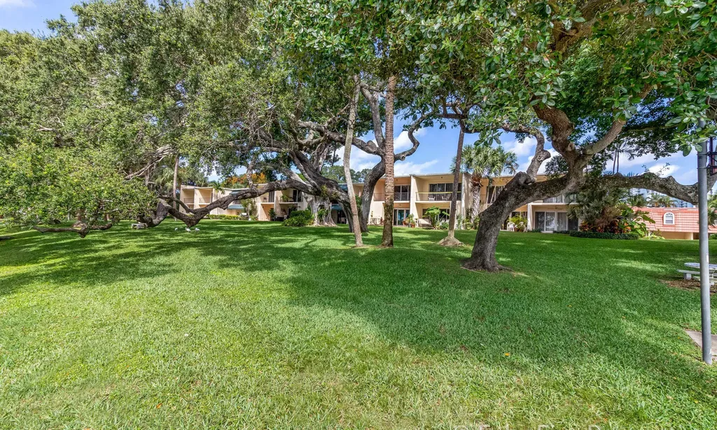 390 Golfview Road North Palm Beach FL 33408