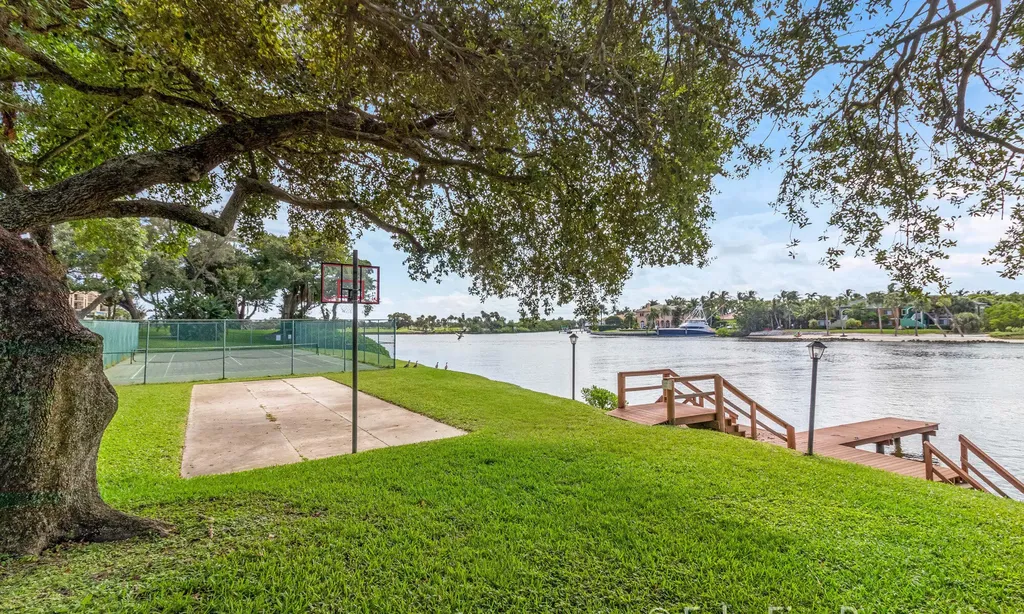 390 Golfview Road North Palm Beach FL 33408