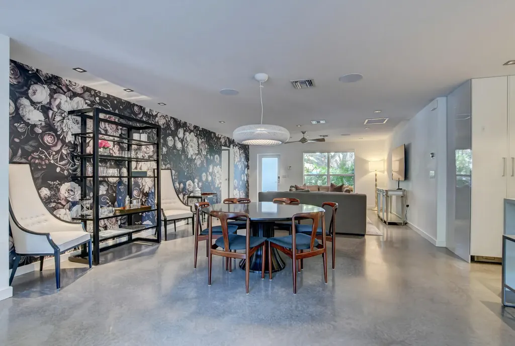 717 NE 1st Court Delray Beach FL 33483