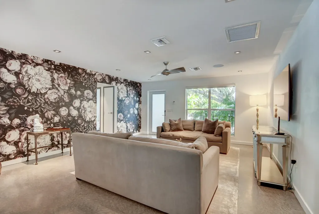 717 NE 1st Court Delray Beach FL 33483