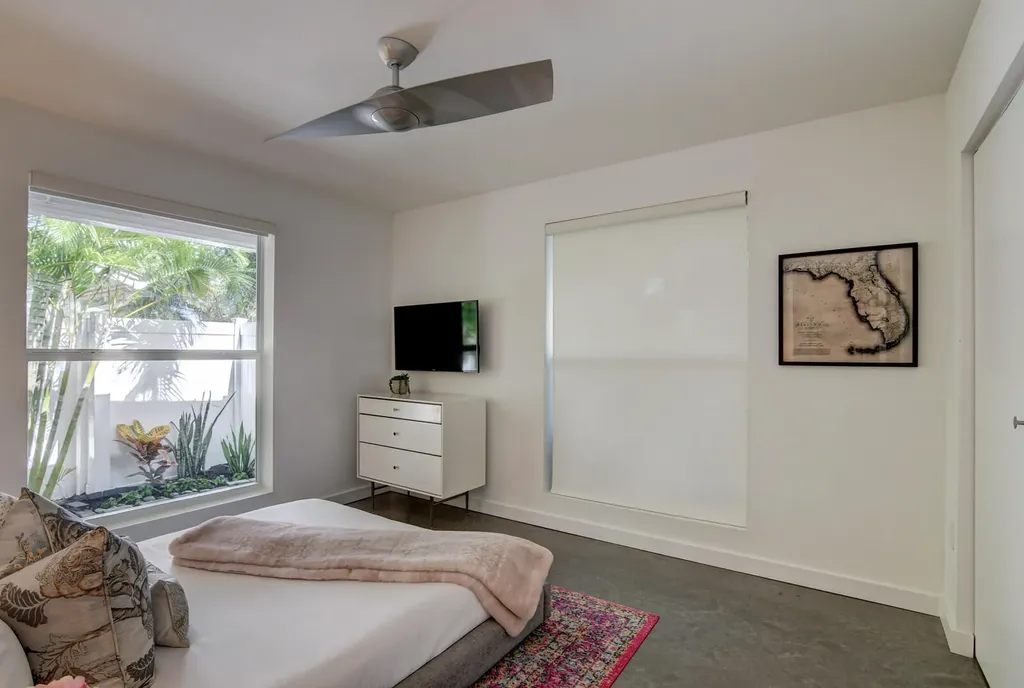 717 NE 1st Court Delray Beach FL 33483