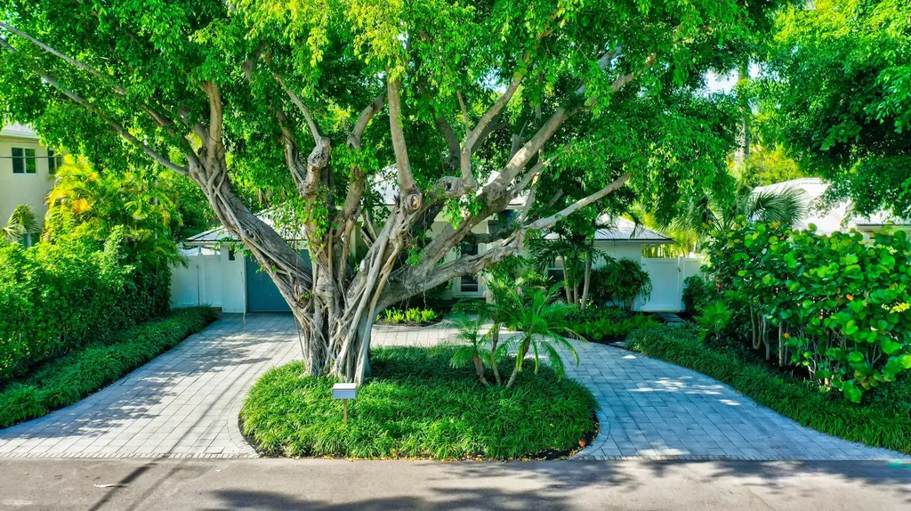 717 NE 1st Court Delray Beach FL 33483