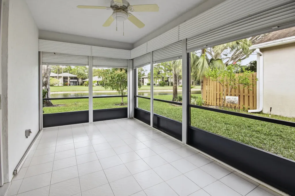 7660 Kings Ride Boynton Beach FL 33436
