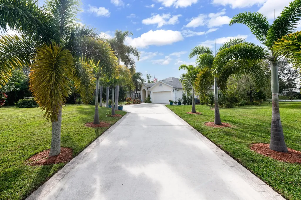 6711 Dickinson Terrace Port St Lucie FL 34952