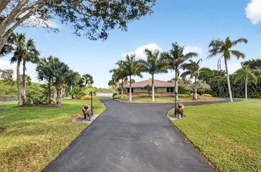 10965 La Reina Road Delray Beach FL 33446