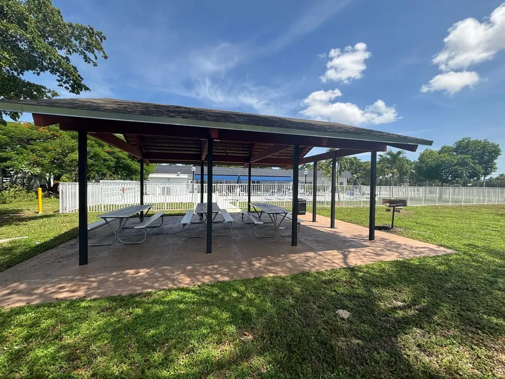 5010 NW 2nd Avenue NW Deerfield Beach FL 33064