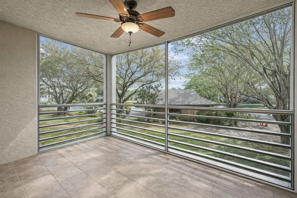 9340 Lagoon Place Davie FL 33324