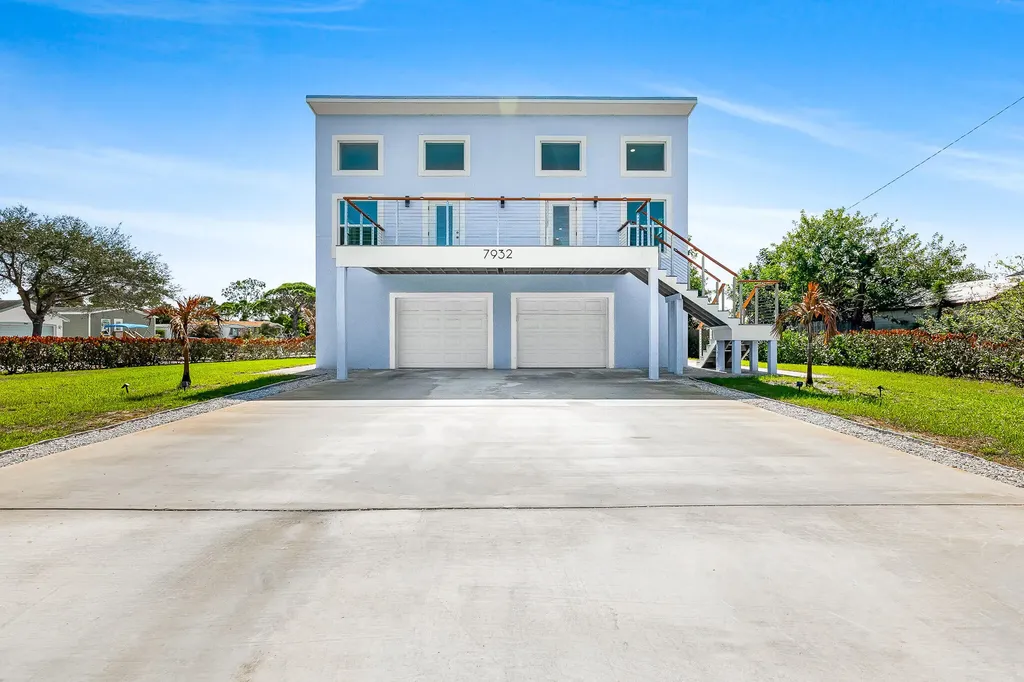 7932 SE Skylark Avenue Hobe Sound FL 33455
