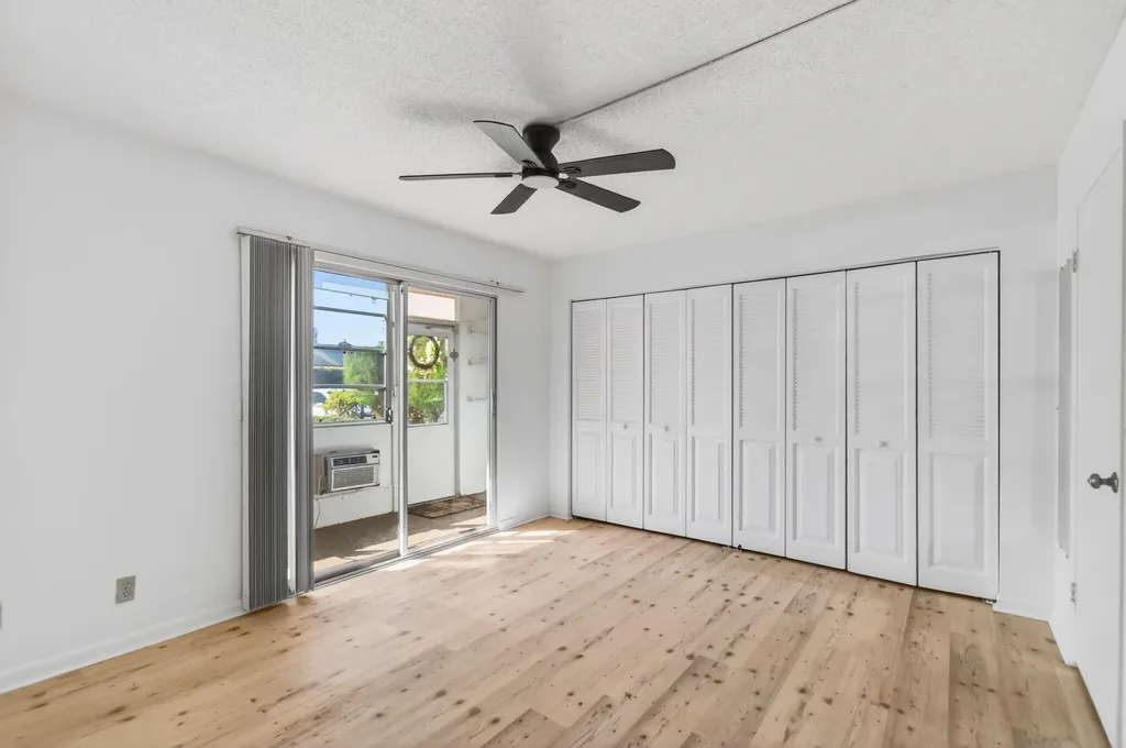 247 Ventnor R Deerfield Beach FL 33442