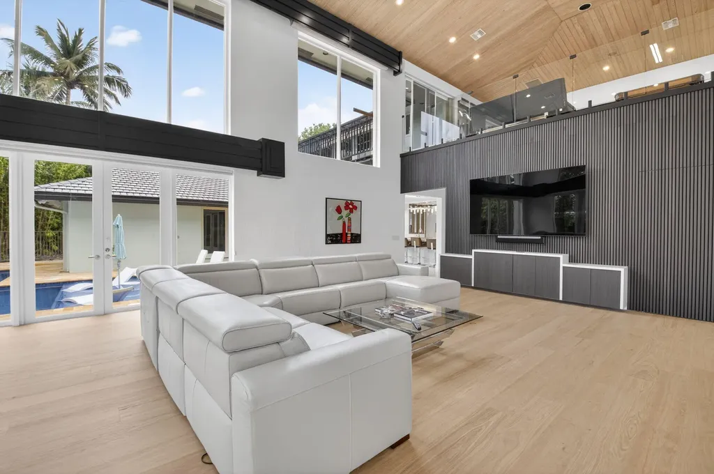19787 Oakbrook Circle Boca Raton FL 33434