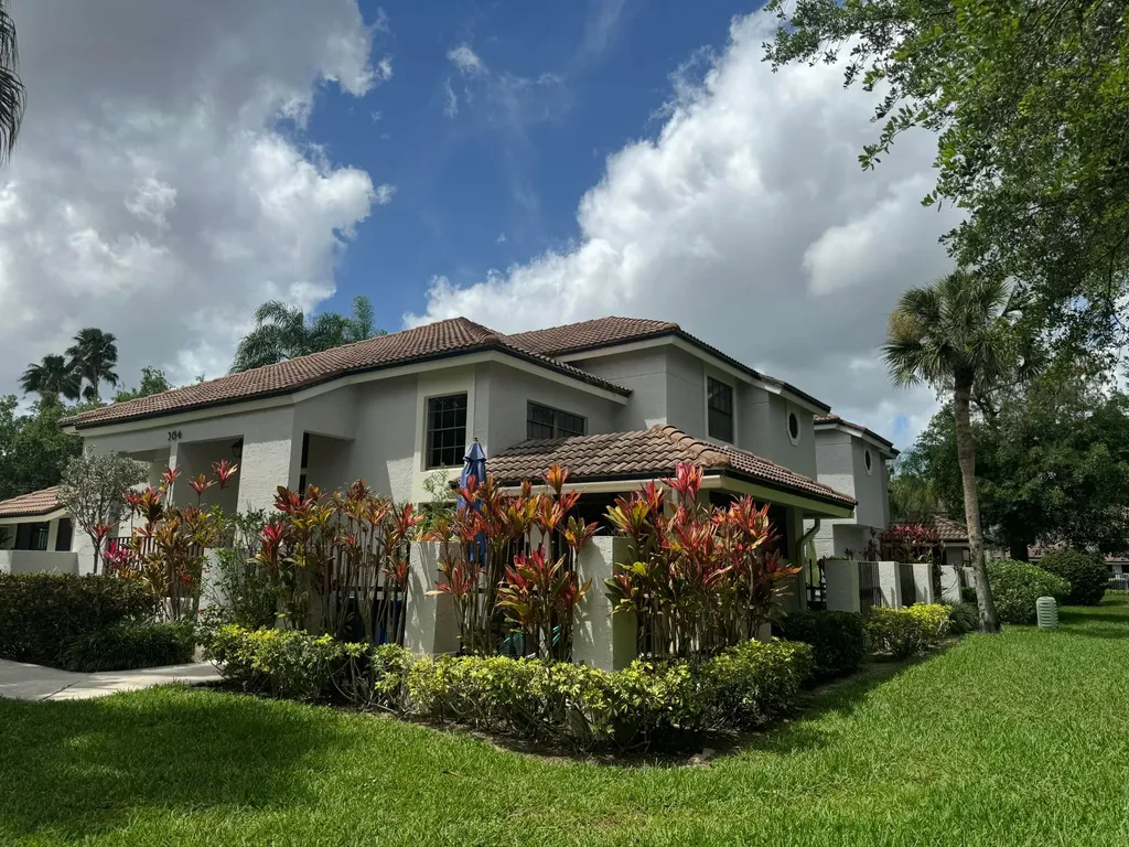 364 Prestwick Circle Palm Beach Gardens FL 33418
