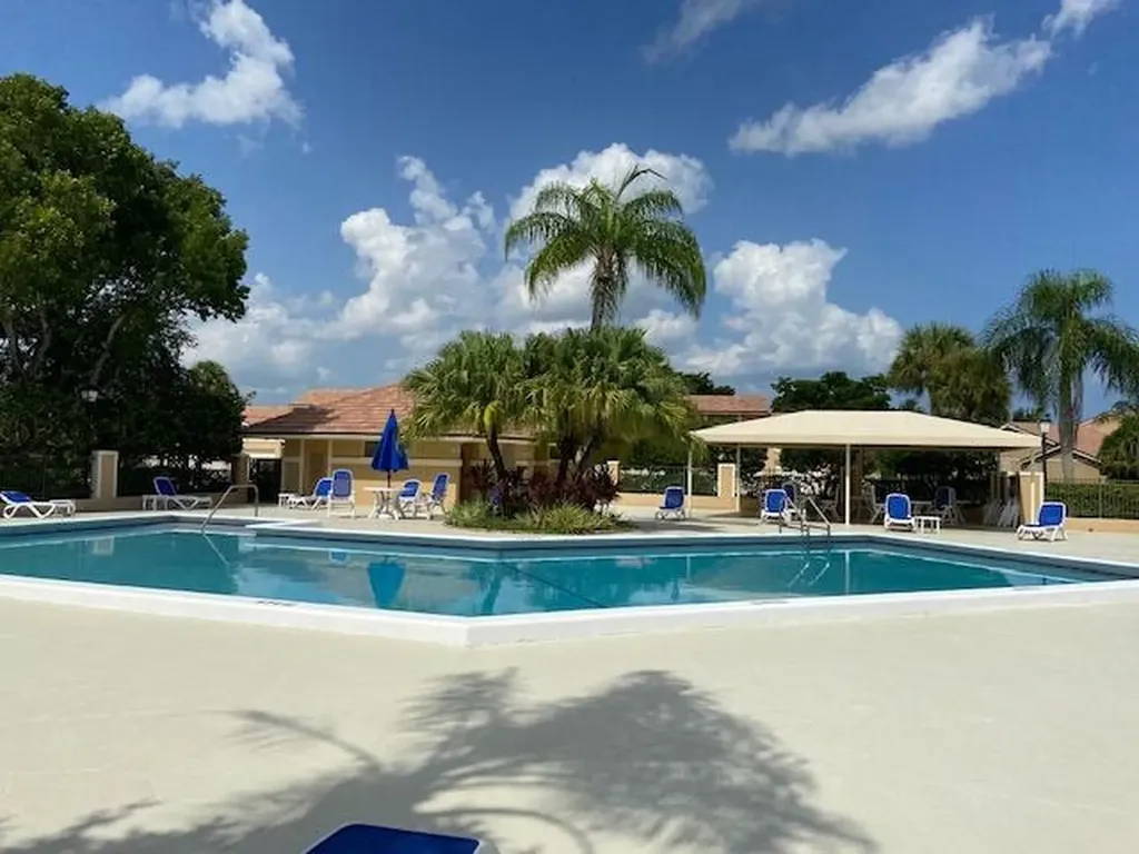 364 Prestwick Circle Palm Beach Gardens FL 33418