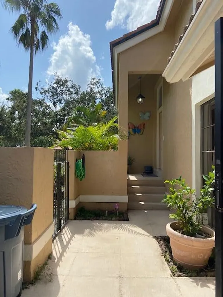364 Prestwick Circle Palm Beach Gardens FL 33418