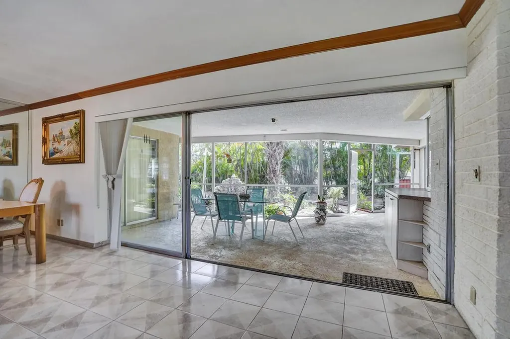 1004 SE 11th Street Deerfield Beach FL 33441