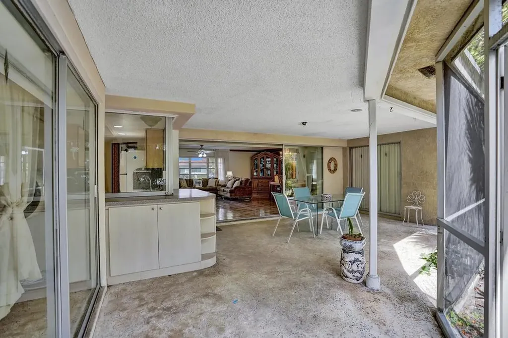 1004 SE 11th Street Deerfield Beach FL 33441