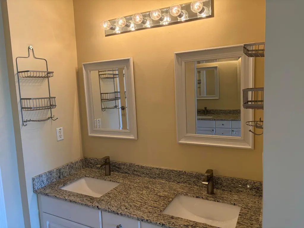 27 Royal Palm Way Boca Raton FL 33432