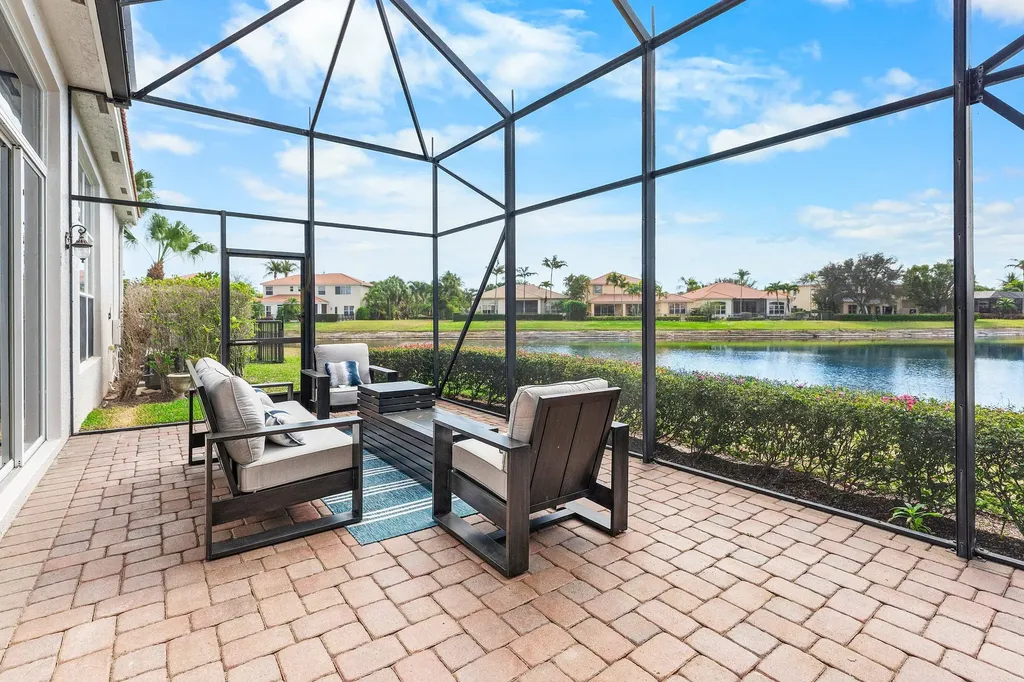 114 La Vida Court Palm Beach Gardens FL 33418