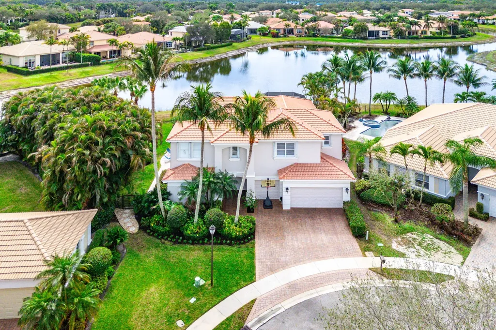 114 La Vida Court Palm Beach Gardens FL 33418
