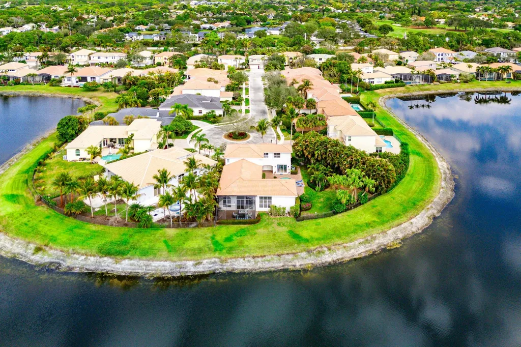 114 La Vida Court Palm Beach Gardens FL 33418