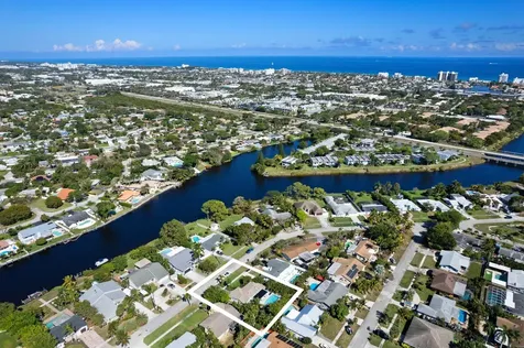 136 Oregon Lane Boca Raton FL 33487