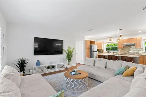 136 Oregon Lane Boca Raton FL 33487