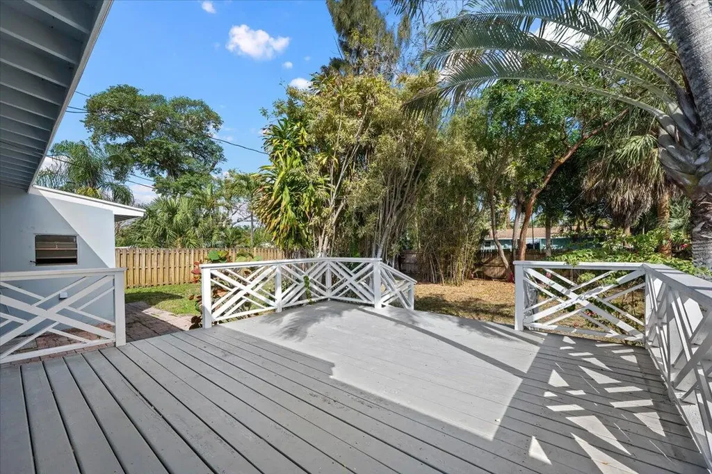 2585 Lorraine Court North Palm Beach FL 33403