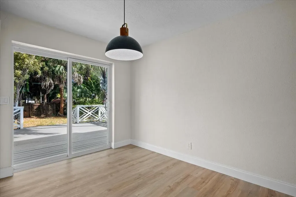 2585 Lorraine Court North Palm Beach FL 33403