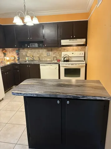 304 Wellington E West Palm Beach FL 33417