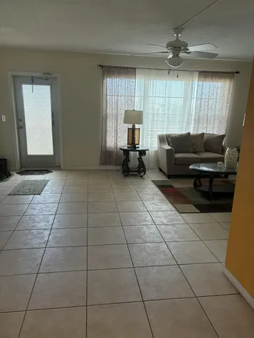 304 Wellington E West Palm Beach FL 33417