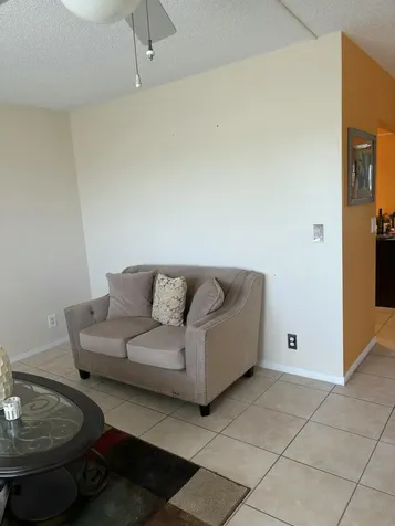 304 Wellington E West Palm Beach FL 33417