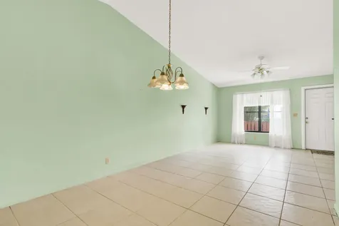 8091 SE Villa Circle Hobe Sound FL 33455
