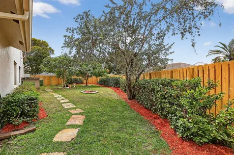 10265 SW 12th Street Pembroke Pines FL 33025