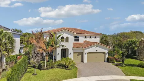 2475 NE Evinrude Circle Jensen Beach FL 34957
