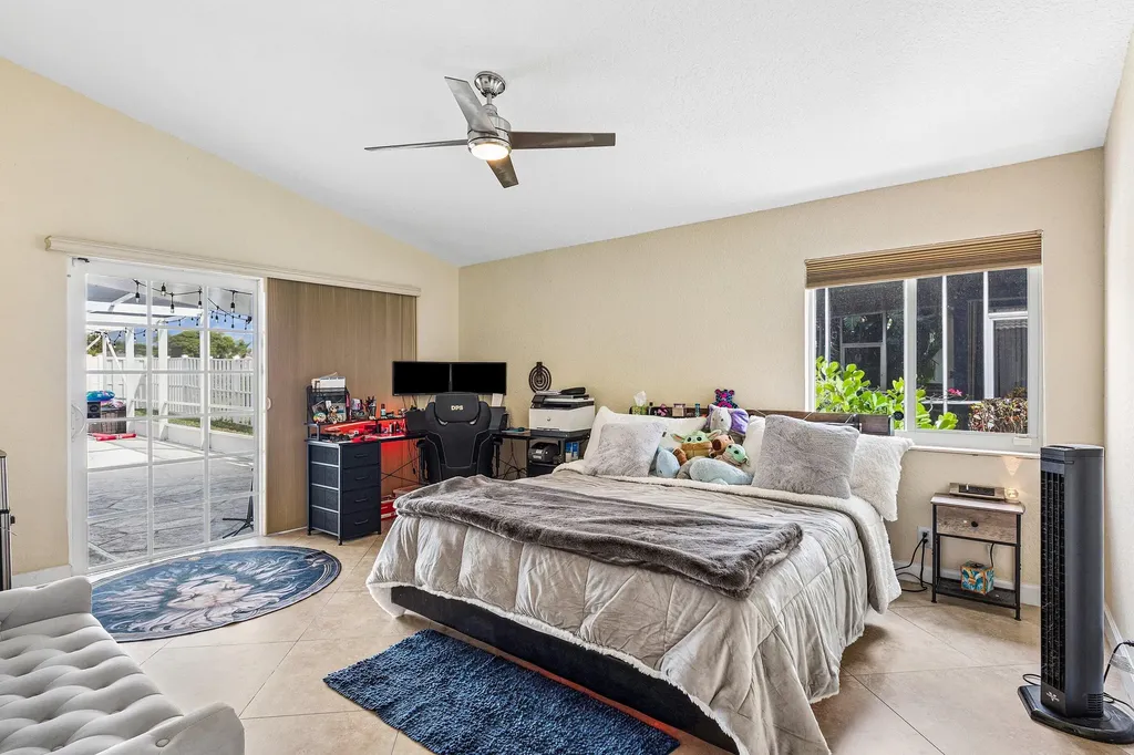 4797 NW 7th Place Deerfield Beach FL 33442