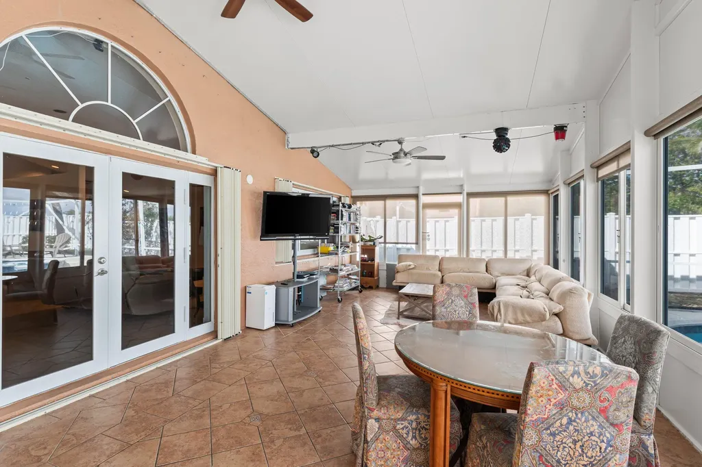 4797 NW 7th Place Deerfield Beach FL 33442