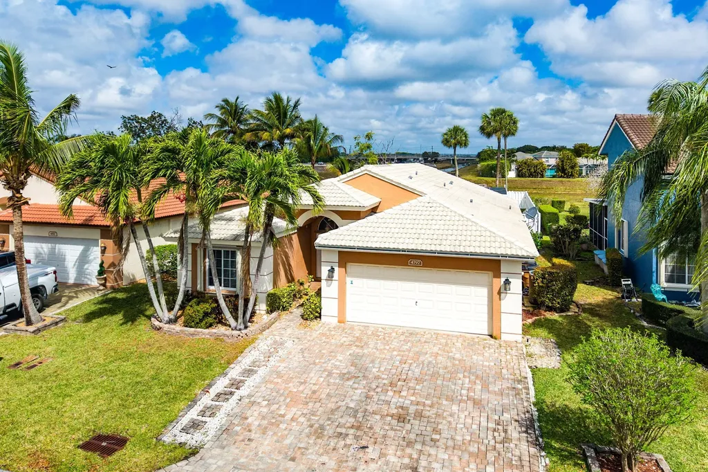 4797 NW 7th Place Deerfield Beach FL 33442