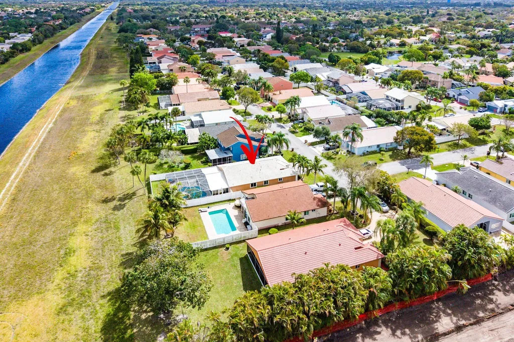 4797 NW 7th Place Deerfield Beach FL 33442