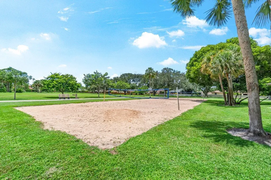 4797 NW 7th Place Deerfield Beach FL 33442