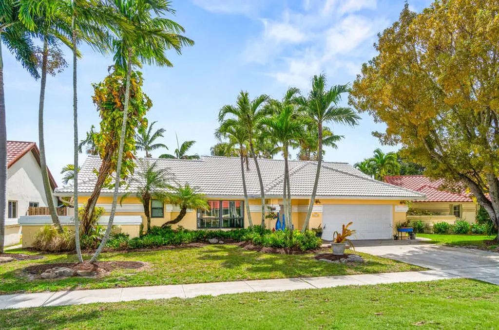 6016 Sunberry Circle Boynton Beach FL 33437