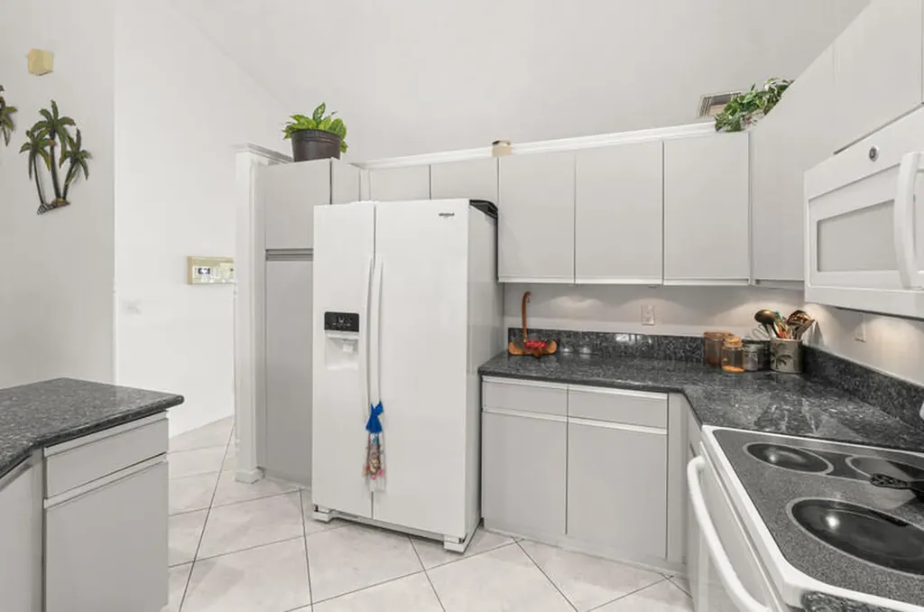 6016 Sunberry Circle Boynton Beach FL 33437