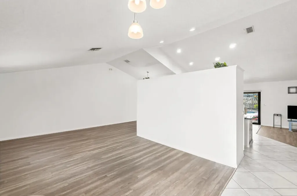 6016 Sunberry Circle Boynton Beach FL 33437
