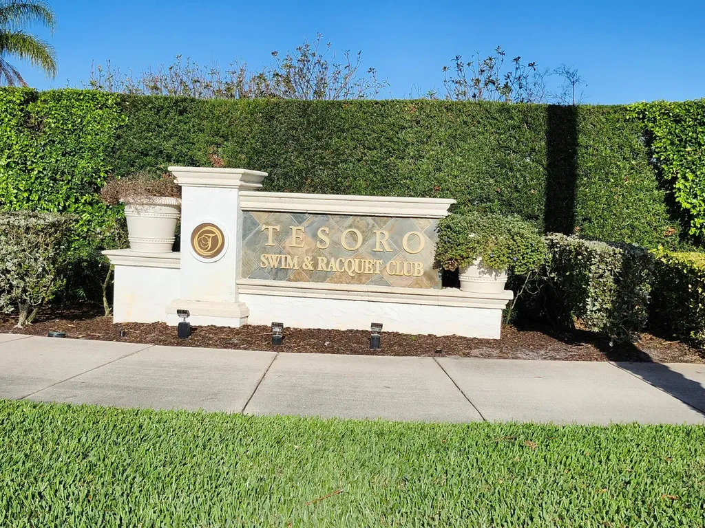 104 SE San Alicante Port St Lucie FL 34984