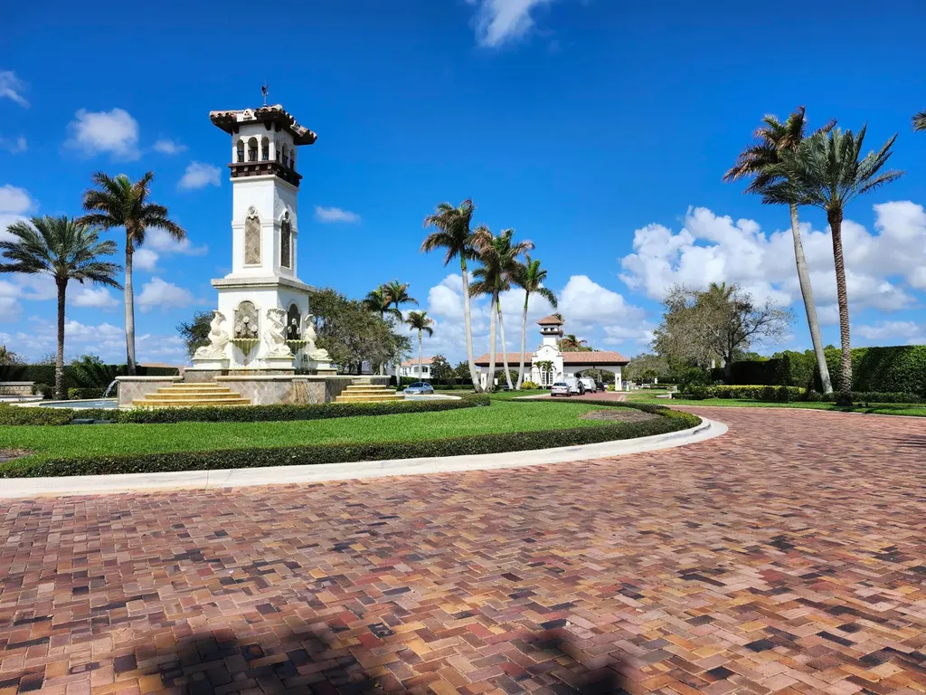 104 SE San Alicante Port St Lucie FL 34984