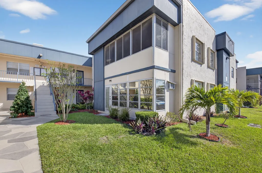 173 Flanders D Delray Beach FL 33484