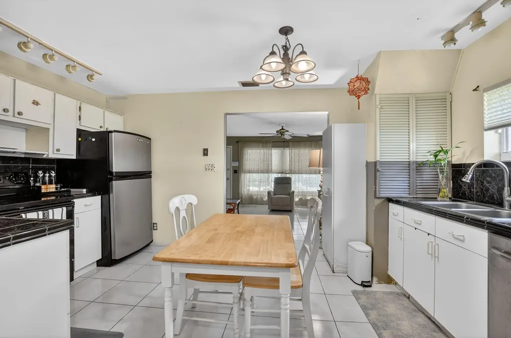 121 NW 28th Court Pompano Beach FL 33064