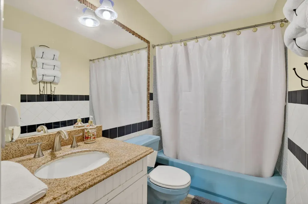 121 NW 28th Court Pompano Beach FL 33064