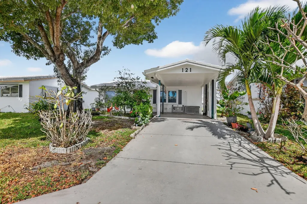 121 NW 28th Court Pompano Beach FL 33064