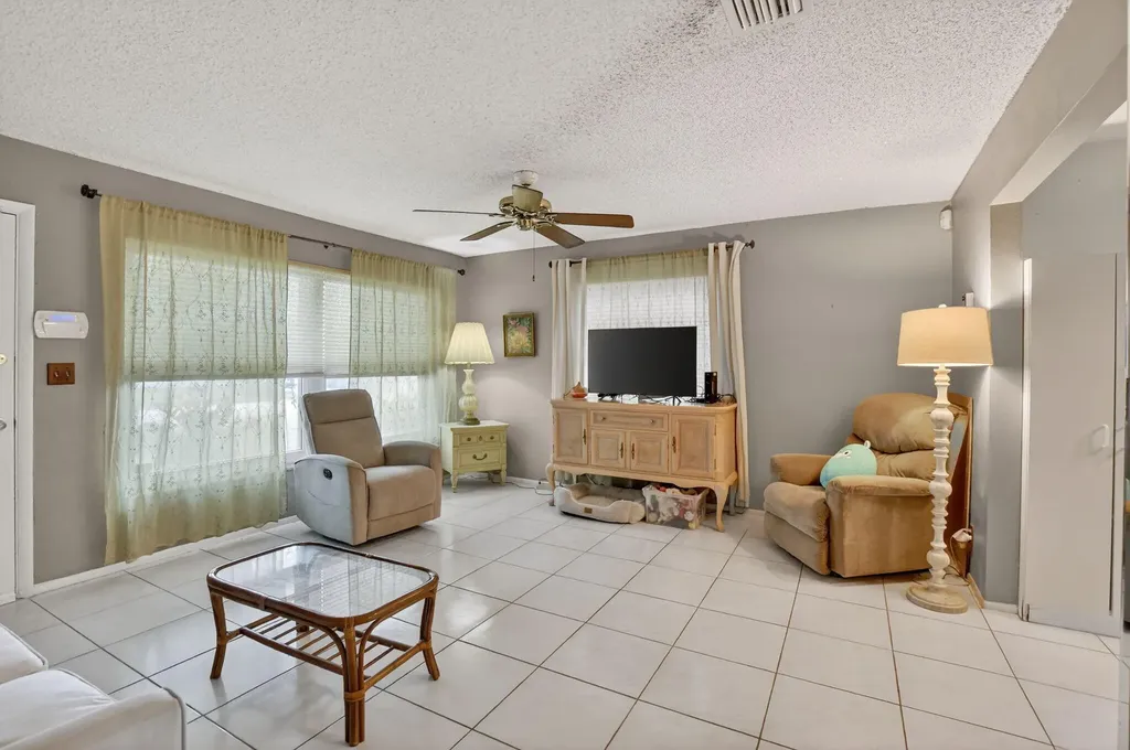121 NW 28th Court Pompano Beach FL 33064